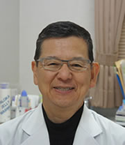 院長　杉山英一郎